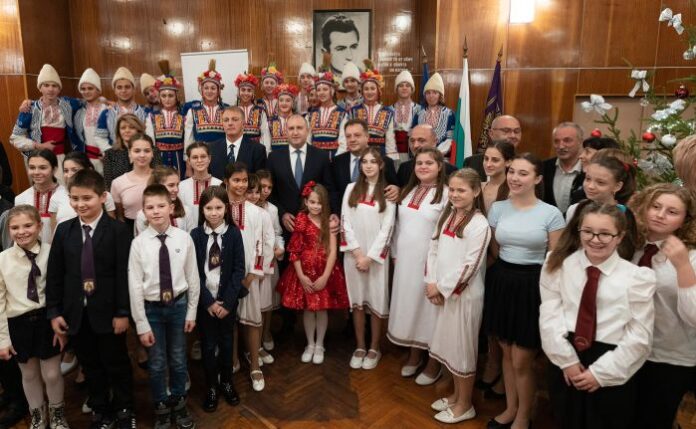 Радев: „Българската Коледа“ ни дава вяра