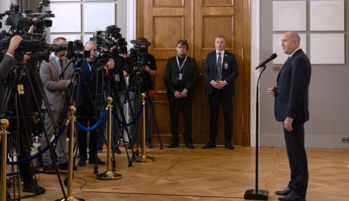 Радев: Най-важната задача пред ЕС е намирането на мирно решение на войната