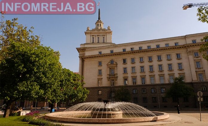 Радев не наложи вето върху спорните промени в Закона за предучилищното и училищното образование