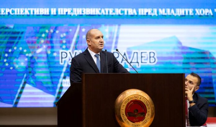 Радев очаква по-бързо решение на КС за домовата книга