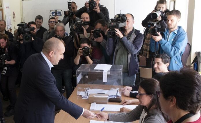 Радев: Очаквам най-сетне разумът и принципите да надделеят