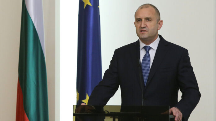 Радев проведе телефонен разговор с държавния секретар на САЩ