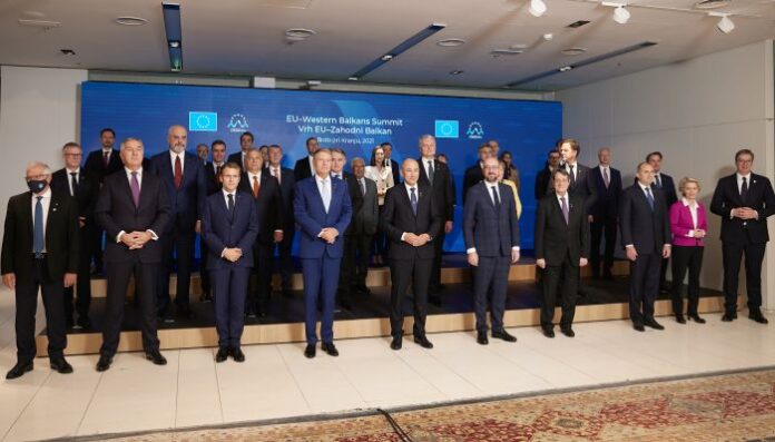 Радев: Унищожаването на българското културно-историческо наследство в РС Македония не е двустранен