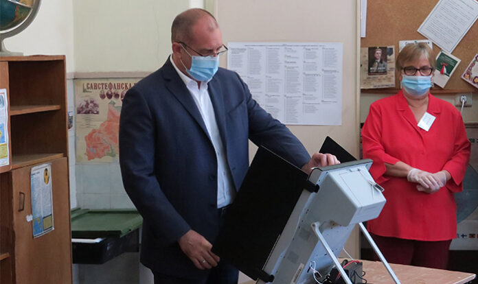 Радев: За да имаме легитимни и стабилни парламент и правителство