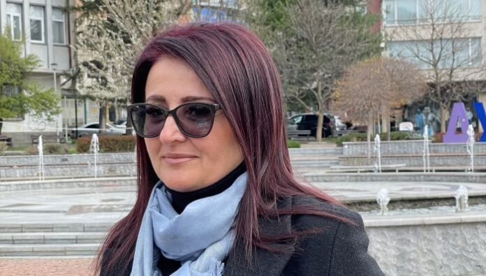 Радослава Чеканска пита Шишков за състоянието на тунела край Дупница