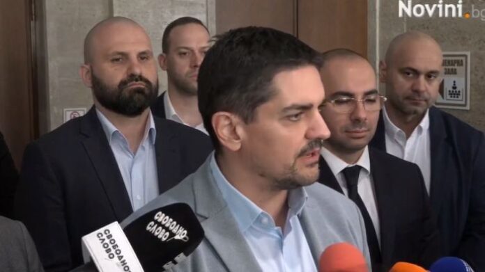 Радостин Василев: По-добрият вариант за България ще бъде есента да ходим на избори