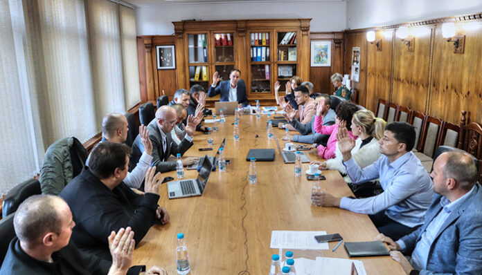 Райски градини и спортна площадка градят по проект край реката в Банско