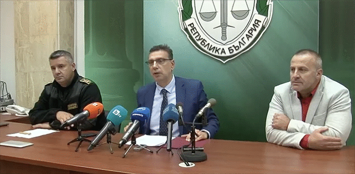 Разбиха една от най-големите групи за трафик на мигранти у нас