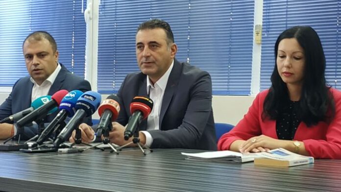 Разкриха престъпна група за рекет и палежи