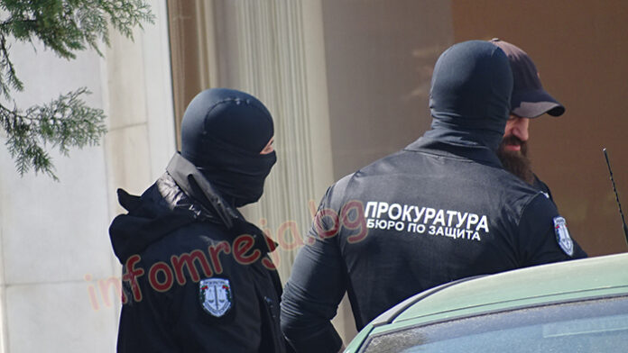 Разследват група за лихварство и изнудване в Димитровград