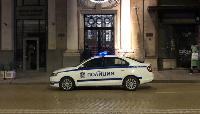Разследват 