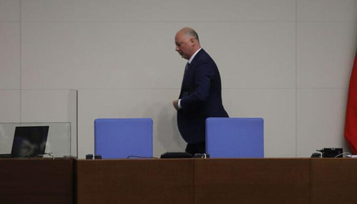 Реакции на лидерите на партии след отстраняването на Желязков