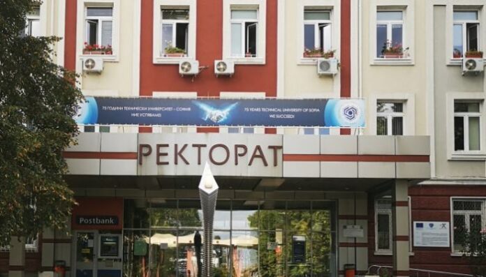 Ректорът на Техническия университет в София сам си давал бонуси