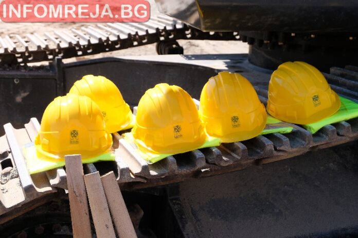 Ремонтират 81 дома за стари хора с пари от Плана за възстановяване