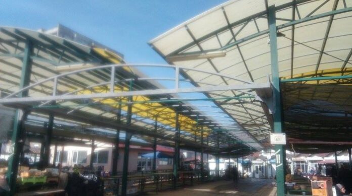 Ремонтират зеленчуковия пазар в Дупница
