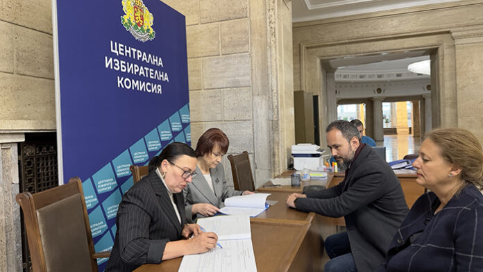 Републиканци за България се регистрира за парламентарните избори