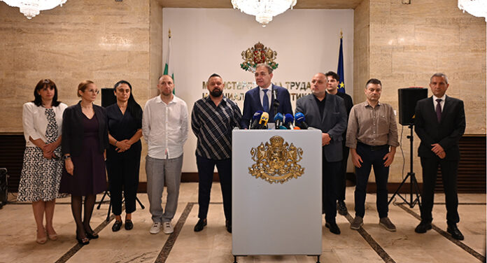 Решават дългогодишния проблем с еднодневните договори
