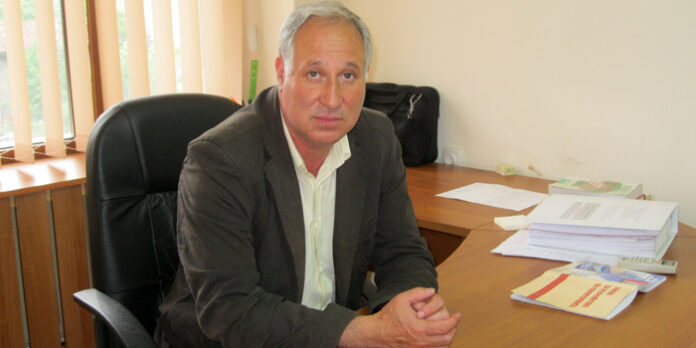 Решават проблема с паркирането пред МБАЛ „Иван Скендеров“