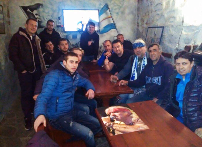 Рок легендата Васко Кръпката беше гост на левскарите от Благоевград