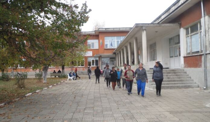 Ромите в Кюстендил започнаха да гласуват