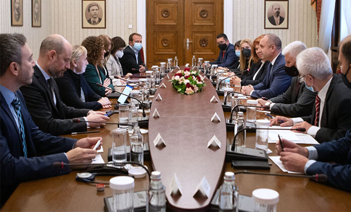 Румен Радев: ЕС трябва да е силно ангажиран с борбата срещу корупцията в България