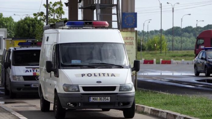 Румънските власти ни предадоха петимата участници в престъпна група за телефонни измами