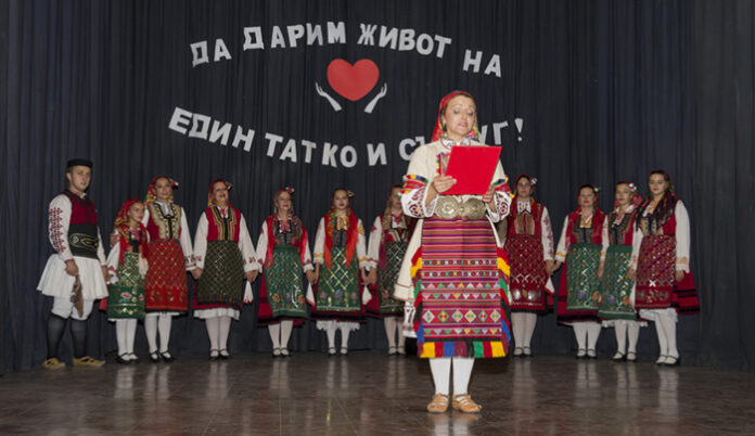 С благотворителен концерт якорудчани дариха надежда на Али