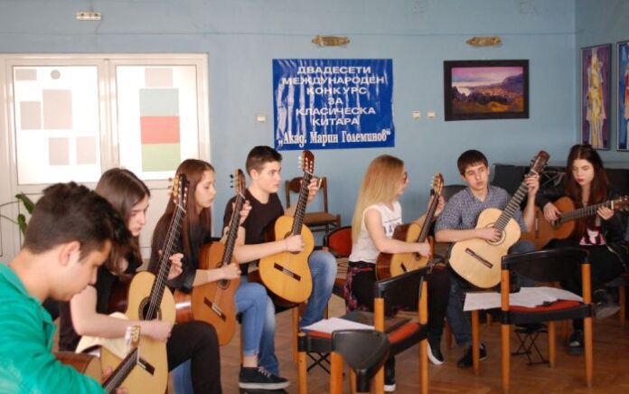 С богата програма стартира Международният конкурс за класическа китара в Кюстендил