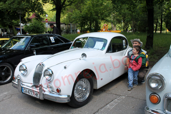 С „FIAT” от 1965 г. Орлин Тимов взе купата за най-лъскав ретро автомобил