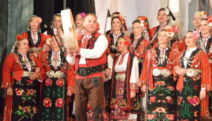 С грандиозен концерт в Гоце Делчев отбелязаха 70-годишнината на Неврокопския ансамбъл за народни песни и танци