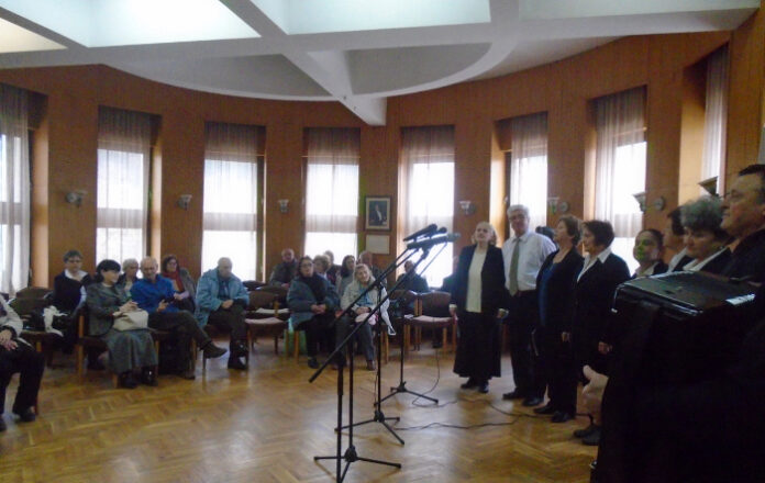 С концерт и изложба 