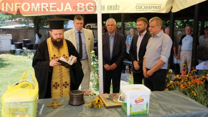 С курбан за здраве и голям събор благоевградското село Рилци отбеляза своя празник