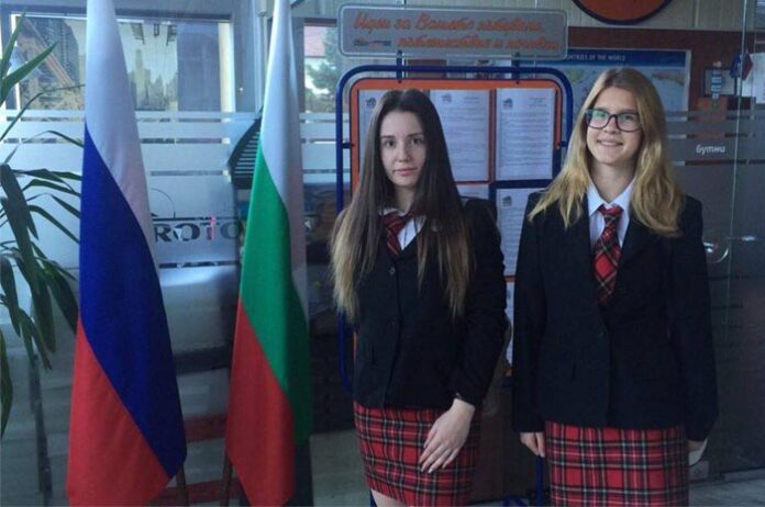 С още две грамоти обогатиха Стената на славата в НПГ 