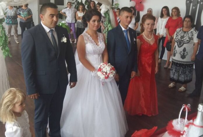 С още едно ново семейство се увеличи Плетена