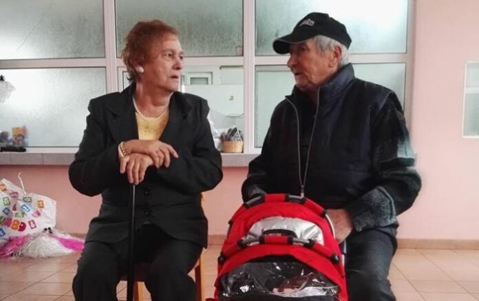 С развлекателна програма зарадваха обитателите на Дома за възрастни хора в Кочериново