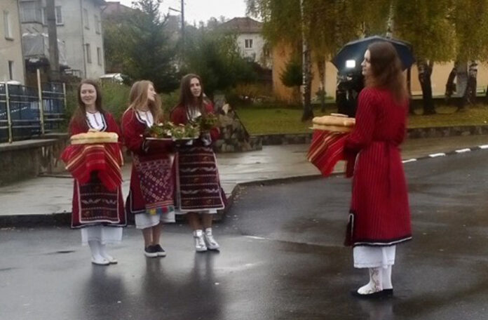 С топла питка