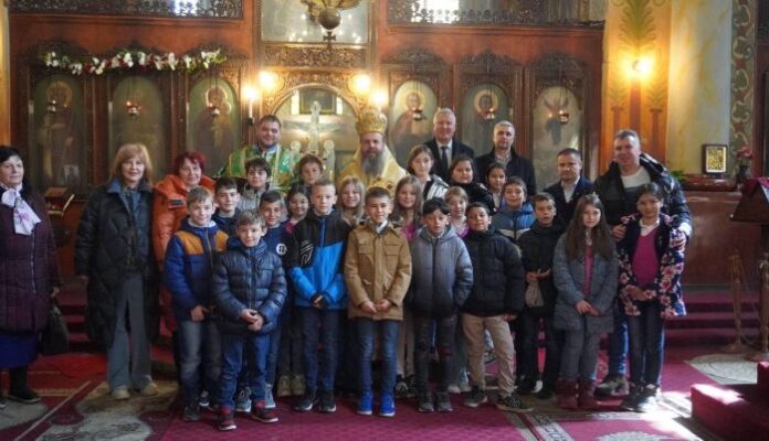 С тържествени богослужения храм “Св. Благовещение” в Разлог отбеляза храмовия си празник