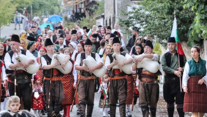С тържествено шествие дадоха старт на „Уникално Банско“