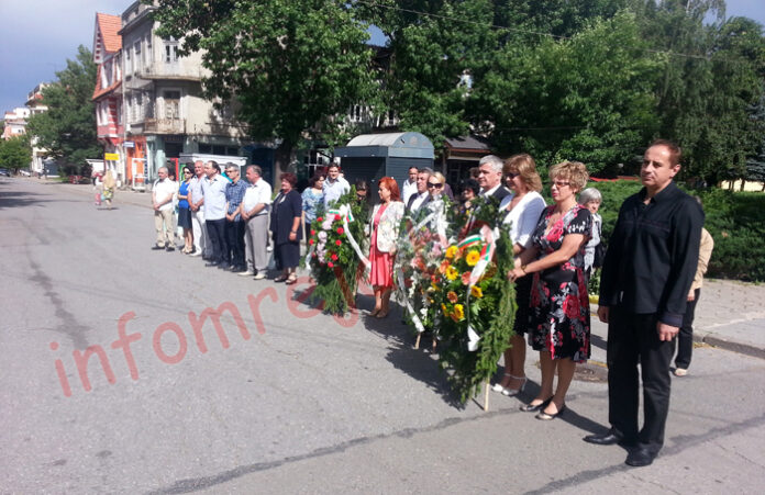 С венци и цветя отбелязаха 120-годишнината на Димитър Пешев