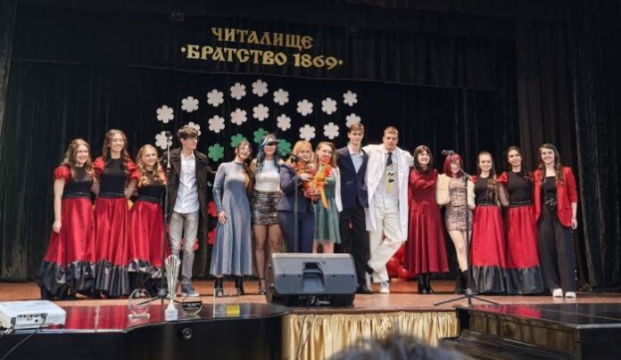 С вълнуваща фиеста учениците от ЕГ - Кюстендил
