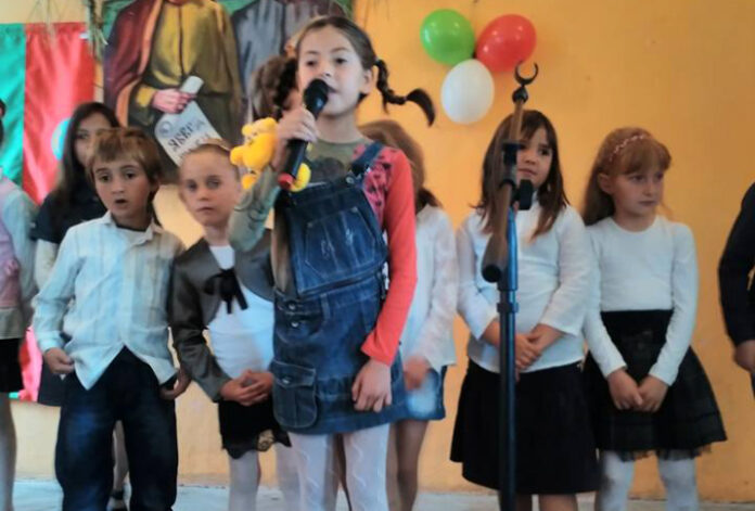 С вълнуващо тържество учители