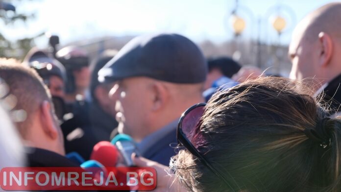 Само 17 гласа на висшите прокурори и Гешев е 