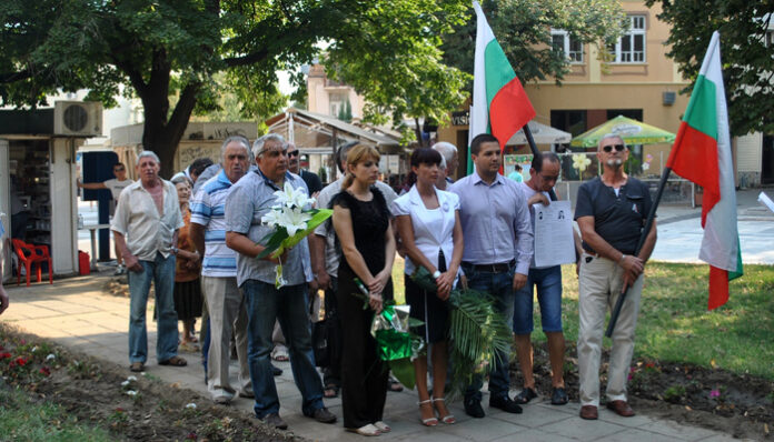 Савеклиева се включи в честванията за деня на жертвите на тоталитаризма