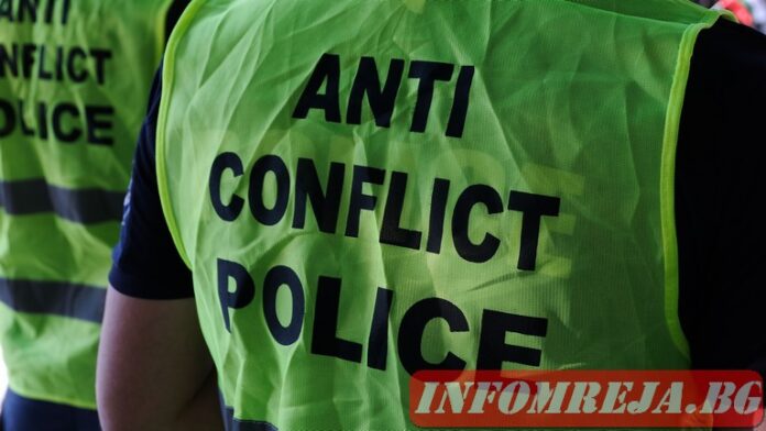Сблъсъци между протестиращи и полицаи в Атина