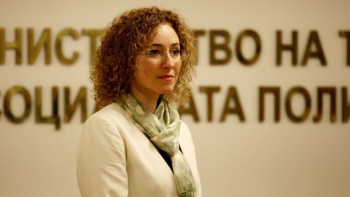 Шалапатова: Няма да има великденски добавки за пенсионерите