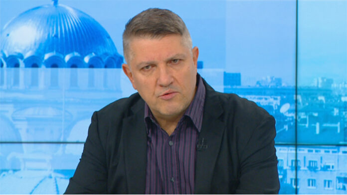Шефът на ДНСК: Трябва да се установи кой строи лотовете на 