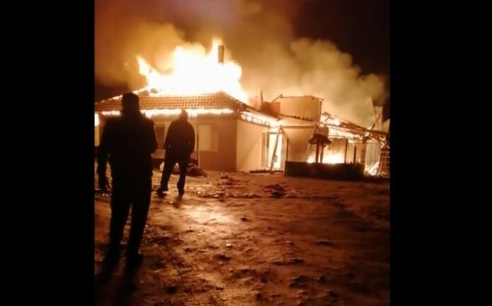 Шивашки цех изгоря в Осиково