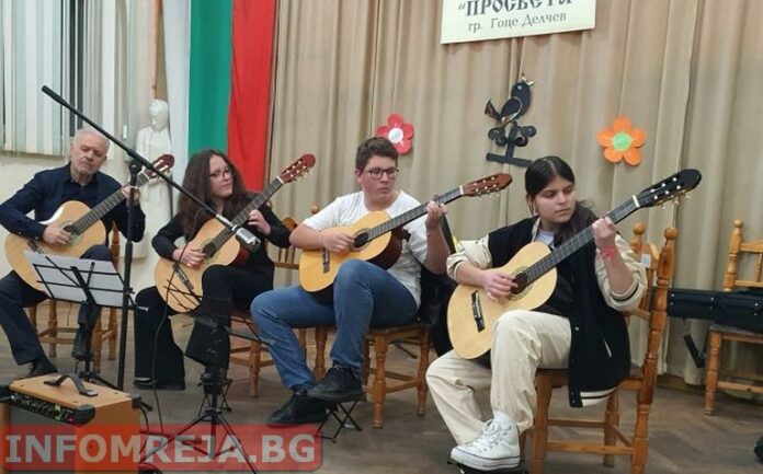 Школата по класическа китара в Гоце Делчев изнесе голям концерт