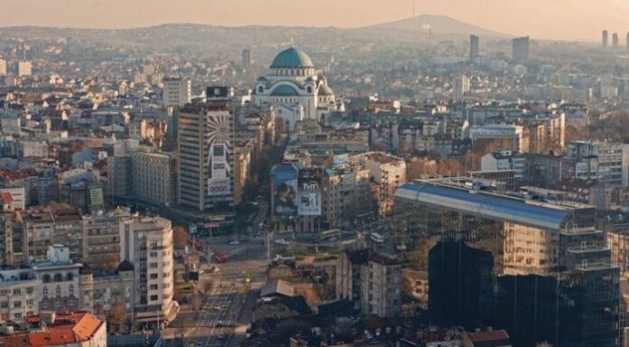 Сигнали за бомби в над сто училища в Белград
