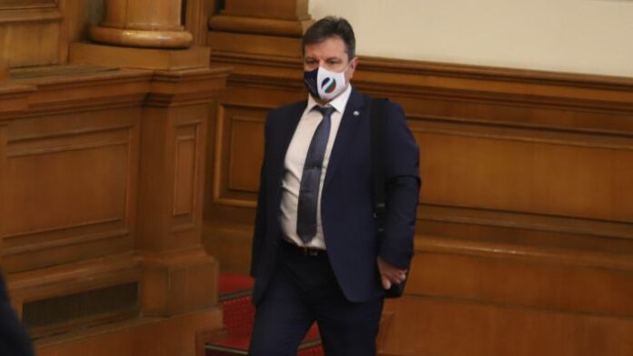 Симидчиев: Вече може да се предвиди в каква посока ще мутира вируса
